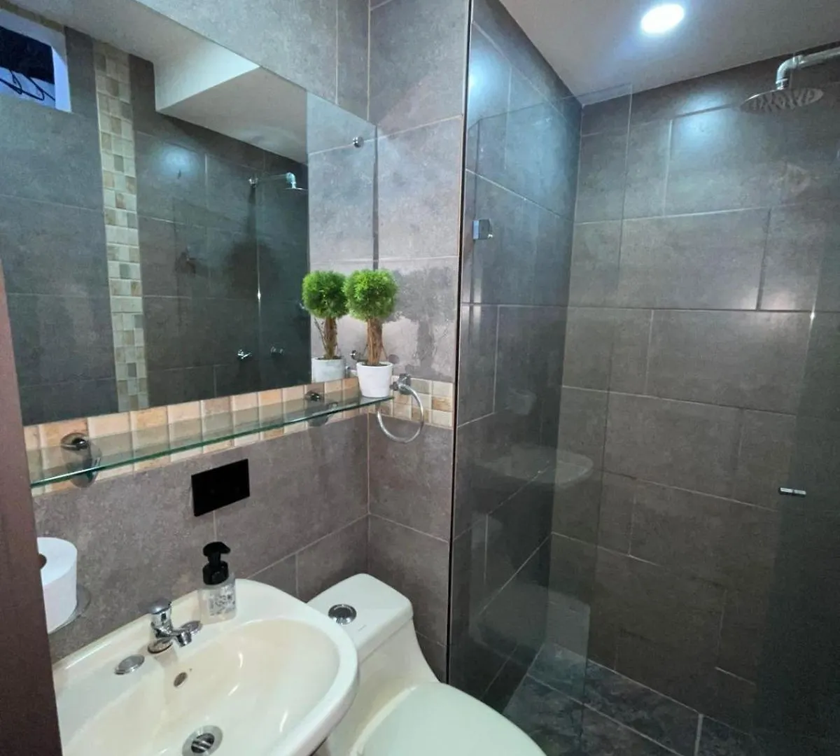 아파트 Spacious House Near Hospitals & Universities 메딜린 콜롬비아